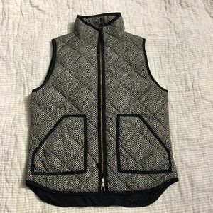 J. Crew Black/White Herringbone Quilted Puffer Vest Lined Size Small 02533